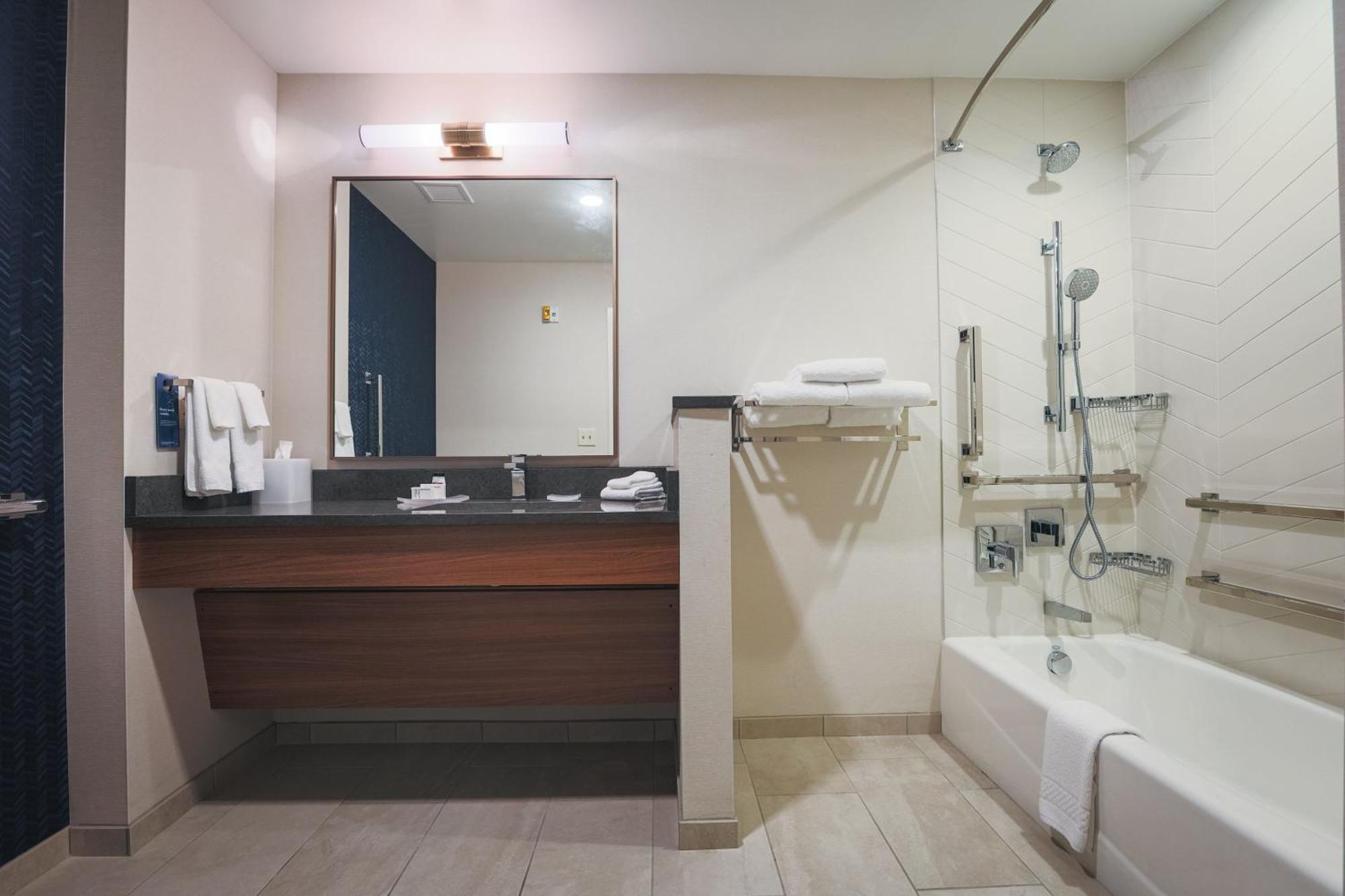 Fairfield Inn & Suites ماركيت المظهر الخارجي الصورة
